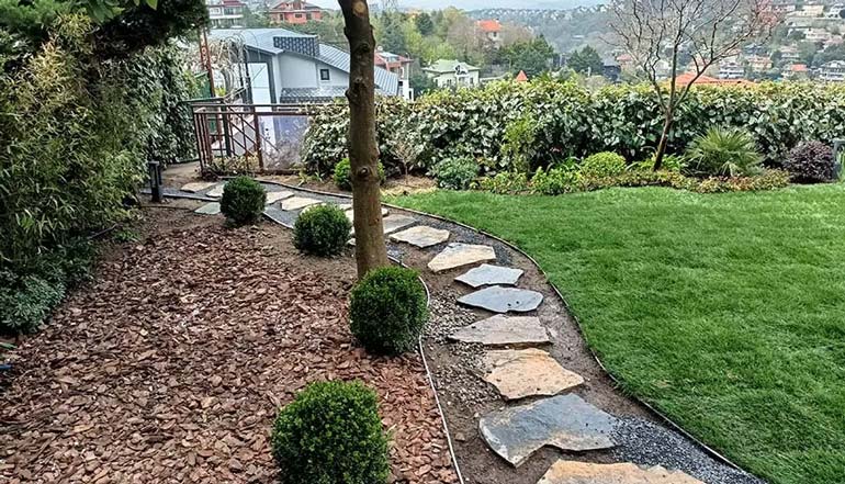 doğal taşlar ile bahçe dekorasyonu